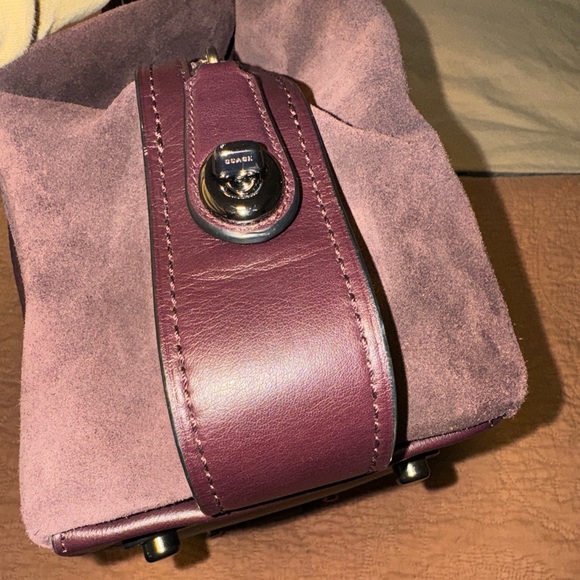 Coach Edie 42 in mixed leather Oxblood color - Picture 4 of 13